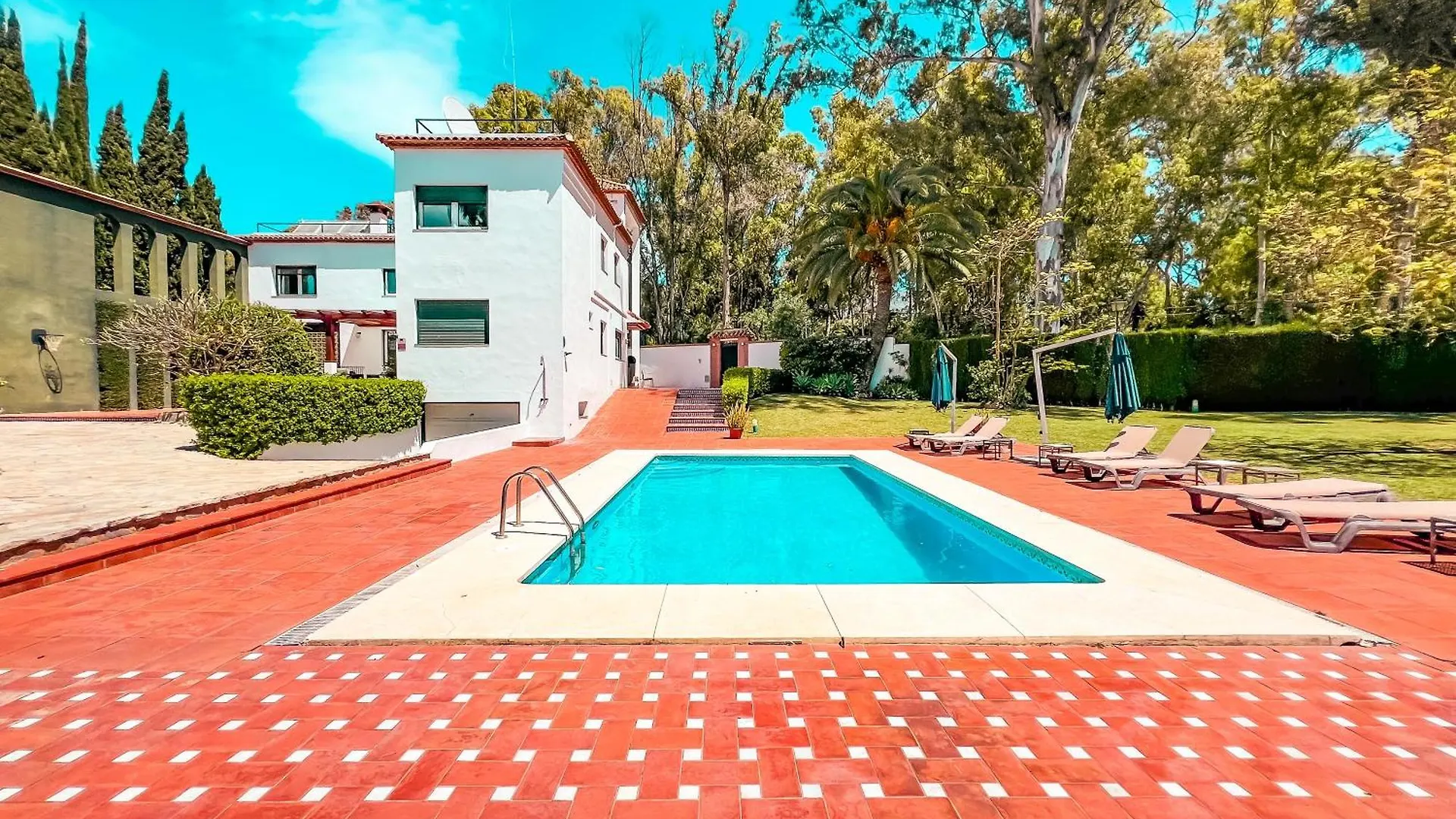Gran Villa Con Piscina Cerca De Puerto Banus Marbella